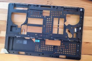 Spodnji pokrov ohišja za DELL Precision 17 7710 7720 PN: 4M07T - rabljeno