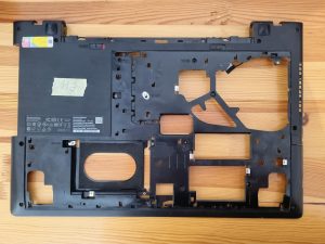 Lenovo G70-80 G70-70 B70-80 G70-85 spodnji pokrov ohišja AP0U1000300 - rabljeno