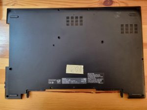 Toshiba Satellite L70-C L70-C-106 L75 Osnovno Dno Ohišje H000081930 (J0115) B06 - rabljeno