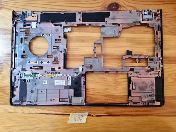HP Zbook 15" Palmrest SPS: 734281-001 - rabljeno - Image 2