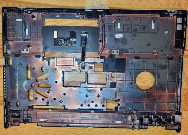 HP EliteBook 8560p prenosni računalnik zgornji/spodnji ohišji 641208-001/641182-001 - rabljeno - Image 2