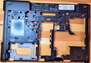 HP EliteBook 8560p Spodnja osnova 641182-001 OEM - rabljeno