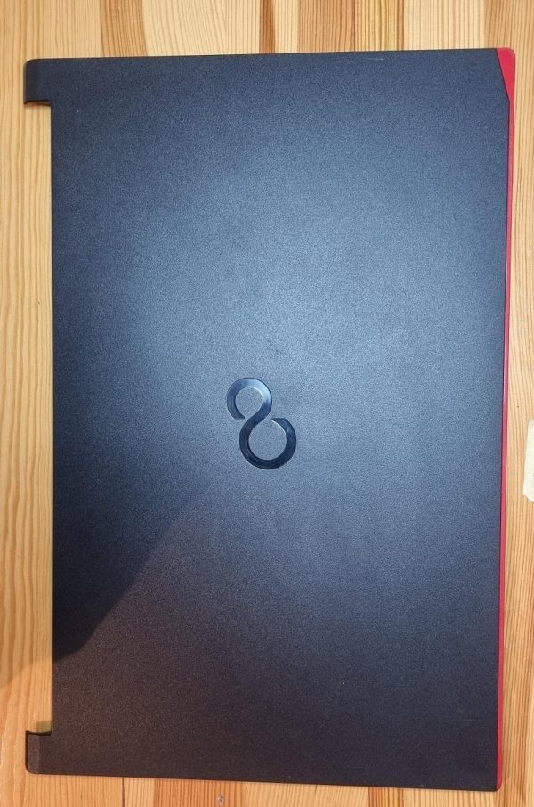 Zadnji pokrov LCD zaslona Fujitsu Lifebook E544 - rabljeno