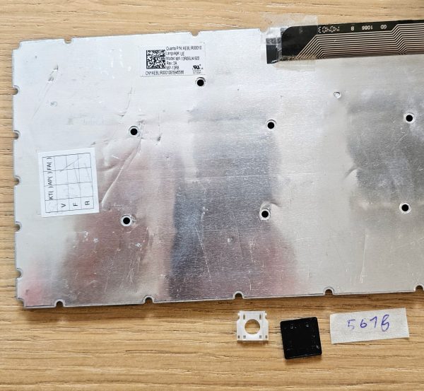 Zamenjava tipk na tipkovnici Toshiba Satellite (AEBLIR00010, MP-13R86U4-920) - rabljeno - Image 2