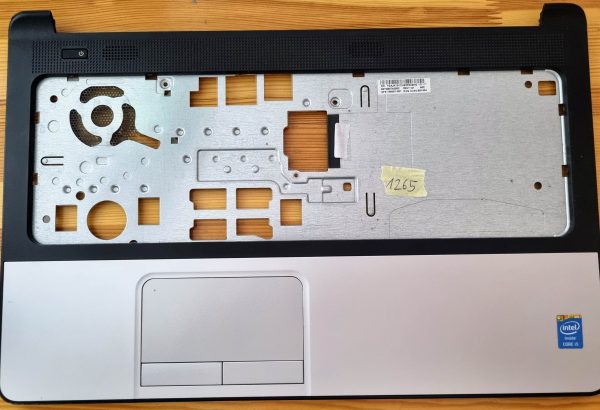 758051-001 HP Pavilion 15-F211WM 15,6 črna in srebrna podpora za dlan z dotikovno ploščico - rabljeno