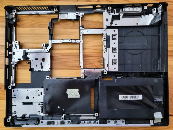 Acer Aspire 5610 5630 bl50 15,4" Originalna spodnja ohišje z vrati pokrova AP008002X00 - rabljeno - Image 2