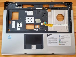 Palmrest + Touchpad Acer Aspire 5630 5650 15,4" Originalna srebrna črna AP008000G00 - rabljeno
