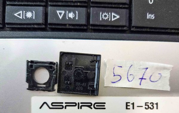 Acer Aspire E1-531 Palmrest in tipke – Originalni deli prenosnikov - rabljeno - Image 2