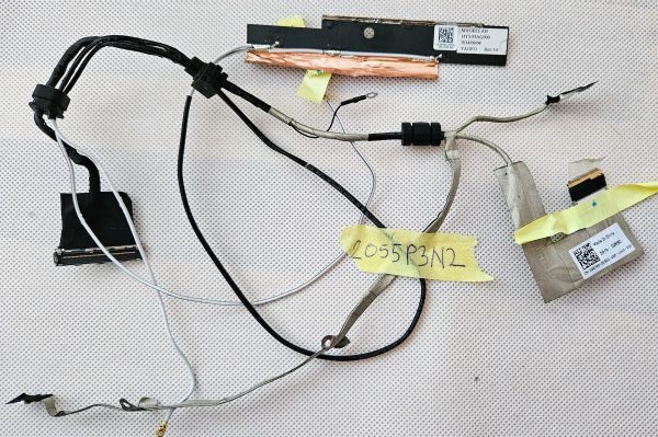 LCD fleksibilni kabel + leva antena za Dell Latitude 14 Rugged Extreme DYG01 0GRF60, HIAA - rabljeno