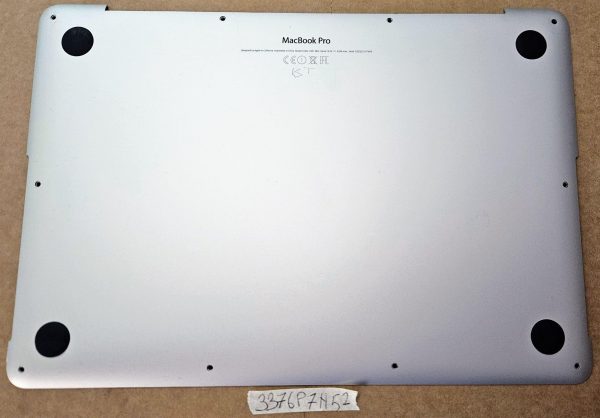 Apple 13 MacBook Pro Retina A1502 zgodnje leto 2015 spodnji pokrov - originalna zamenjava - rabljeno