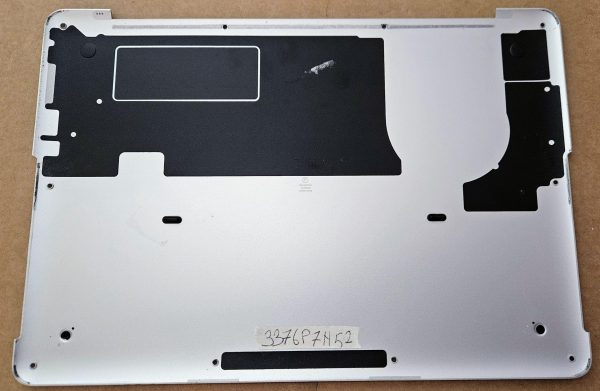 Apple 13 MacBook Pro Retina A1502 zgodnje leto 2015 spodnji pokrov - originalna zamenjava - rabljeno - Image 3