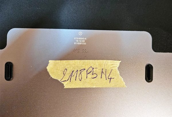 Spodnji del ohišja za MacBook Pro 13 2019 A1989 MacBookPro15,2 - Originalna nadomestna del. - rabljeno - Image 2