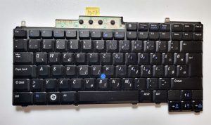 Dell CA88 V103 KFRS črna polirana prenosna tipkovnica NP576 137681-000 M-serija - rabljeno