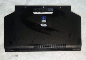 Dell Latitude E5530 spodnji pokrov vrata HDD spominske enote K3KWK 0K3KWK Delovni deli za prenosnike - rabljeno
