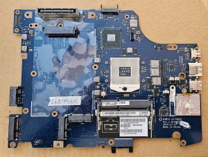 Dell Latitude E5530 LA-7902P matična plošča i3-3110m 2.4GHz 3M predpomnilnik | Originalni deli za prenosnike - rabljeno