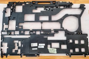 Dell Latitude E5570 prenosni računalnik spodnji ohišje šasije C16XC 0C16XC CN-0C16XC - rabljeno