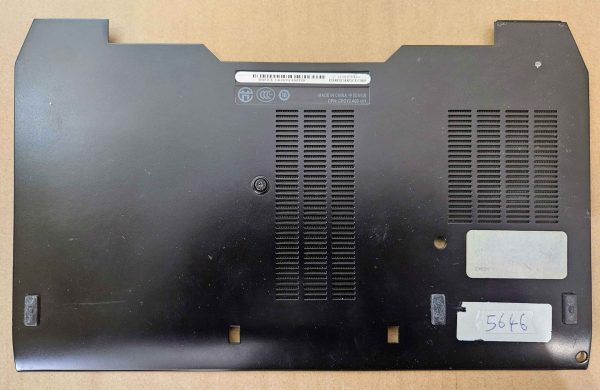 Dell Latitude E6410 Spodnji pokrov 0027N9 – Originalni del za zamenjavo prenosnika - rabljeno