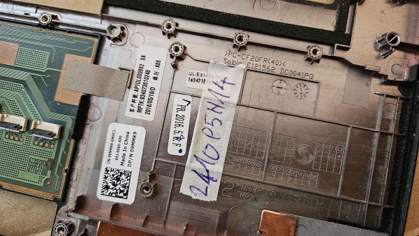 Dell Latitude E7470 pokrov LCD zaslona zgoraj 0FVX0Y FVX0Y - Originalni nadomestni del - rabljeno - Image 4