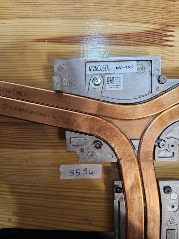 Dell Precision 7730 CPU ventilator in hladilnik CN-0D1HY2 - D1HY2 - rabljeno - Image 2