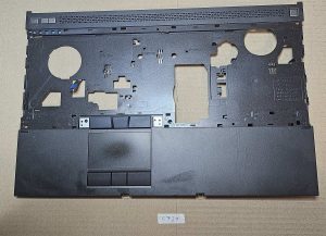 Palmrest za Dell Precision M4800 s touchpadom DP/N 030X9V – Originalni del prenosnika - rabljeno