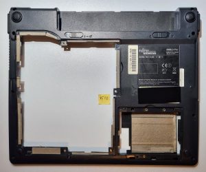 FUJITSU SIEMENS AMILO Pro V2030 Spodnji del 24-46408-XX - Originalna nadomestna del. - rabljeno