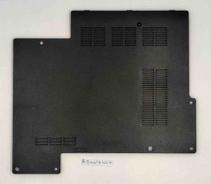 Fujitsu LifeBook AH531 AH512 A531 Pokrovna plošča spodnjega dela CP515947-01 - rabljeno