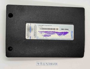 Fujitsu LifeBook AH531 pokrov trdega diska, originalni del CP515946-01 - rabljeno