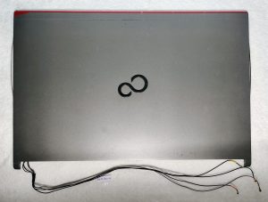 Zadnji pokrov LCD zaslona za Fujitsu Lifebook E754 - rezervni del - rabljeno