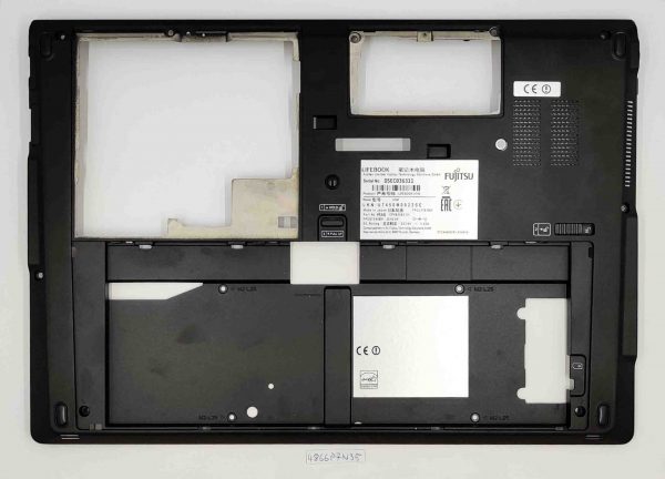 Rezervni del za spodnji osnovni šasiji Fujitsu Lifebook U745 CP683662-01. - rabljeno
