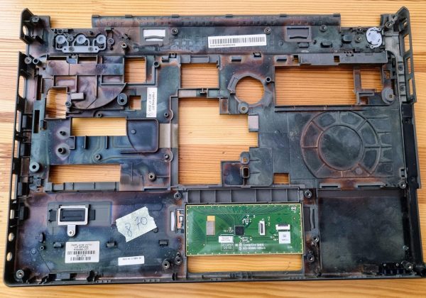 PRAVO HP ProBook 6360t zgornji del ohišja s podlogo za dlan in sledilno ploščico 639485-001 - rabljeno - Image 3