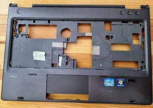PRAVO HP ProBook 6360t zgornji del ohišja s podlogo za dlan in sledilno ploščico 639485-001 - rabljeno