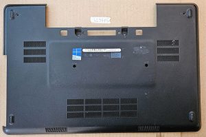 Pristna plastična zaščita Dell Latitude E5540 P35F RHRWG AP0WR000F00 - rabljeno