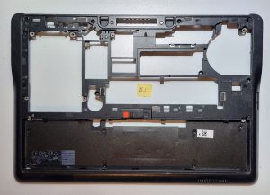 Pristna spodnja zaščita ohišja za Dell Latitude E7440, sestava 0YGJ08. - rabljeno