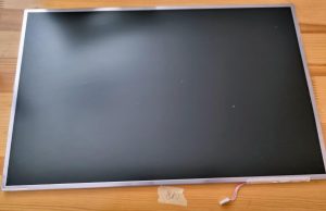 Prvovrsten. Dell Precision M6400 - 17" 30-Pin CCFL LCD zaslon - B170PW06 V.3 - rabljeno