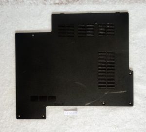 Pristna Fujitsu LifeBook AH531 AH512 A531 spodnja pokrovna plošča 3FFH5BDJT00 CP515947-01 - rabljeno