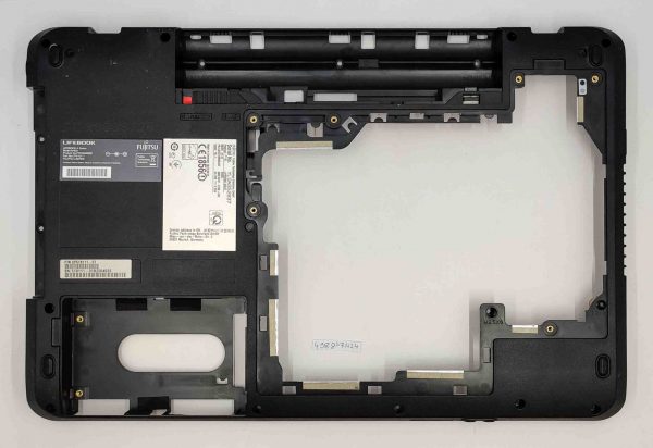 Pristna spodnja ohišje glavne plošče Fujitsu LifeBook AH531 CP518111-01 - rabljeno