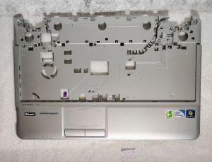 Prvovrstni pokrov za palmrest in touchpad za Fujitsu Lifebook A531 CP515931-01, računalniški deli. - rabljeno