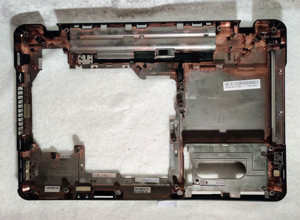 Prvovrstni del za prenosnik Fujitsu Lifebook AH531 A531, spodnji pokrov ohišja CP515937-02. - rabljeno - Image 2