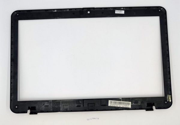 Pravi del LCD obrobe za prenosnik Fujitsu Lifebook AH531 - rabljeno - Image 2