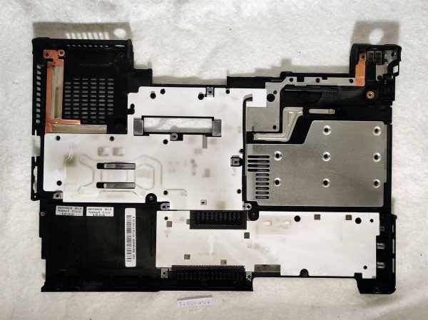 Pristna Lenovo ThinkPad Z61T spodnja ohišje prenosnika črna 3BBV2BASK09 - OEM zamenjava - rabljeno - Image 2
