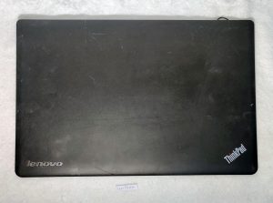 Prvotna Lenovo Thinkpad Edge E530 LCD zadnja pokrovna plošča AP0NV000D00 - Del za prenosnike - rabljeno