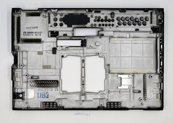 Pristni Lenovo Thinkpad X230 zadnji spodnji pokrov - rabljeno - Image 2