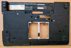 Pristna spodnja zaščita ohišja Lenovo X230 30.4RA02.XXX - Zamenjava delov za prenosnike - rabljeno