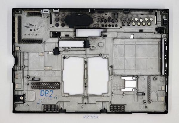 Pristni Lenovo X230 spodnji pokrov ohišja 30.4RA02.XXX - rabljeno - Image 2