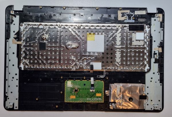 HP prenosni računalnik 2000-210US 15,6" originalna podloga za prenosnik s sledilno ploščico - avtentična in zanesljiva! - rabljeno - Image 2