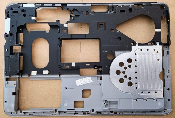 HP ProBook 640 G2 pokrov spodnjega ohišja 840657-001 6070B0937201 - Pravi nadomestek - rabljeno