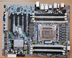 Matična plošča HP Z620 delovne postaje LGA2011 DDR3 PN 708614-001 618264-002 - rabljeno