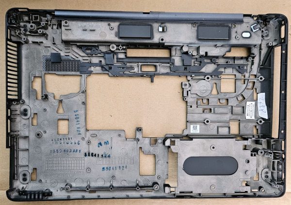 HP ZBOOK 15 G1 G2 Spodnji pokrov ohišja 734279-001 - Pravi nadomestek - rabljeno - Image 2