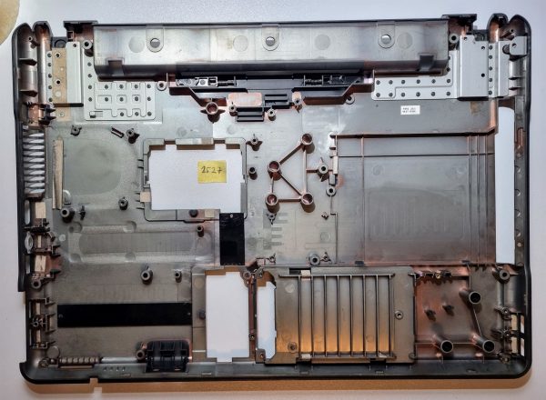 Zamenjava spodnjega ohišja HP 6830s - 490305-001 | Model 6070B0252101 - Kakovostni prenosni računalniški deli - rabljeno - Image 2