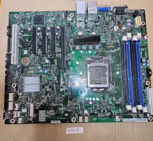 Intel strežniška plošča S1200BT LGA1155, ATX, IPMI 2.0, C204 čipovje, DA0S09MB6C0 REV:C - rabljeno